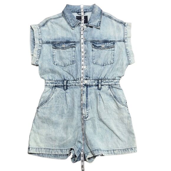 Blank NYC Light Wash Denim Short Sleeve Romper LARGE NWT - Picture 7 of 16